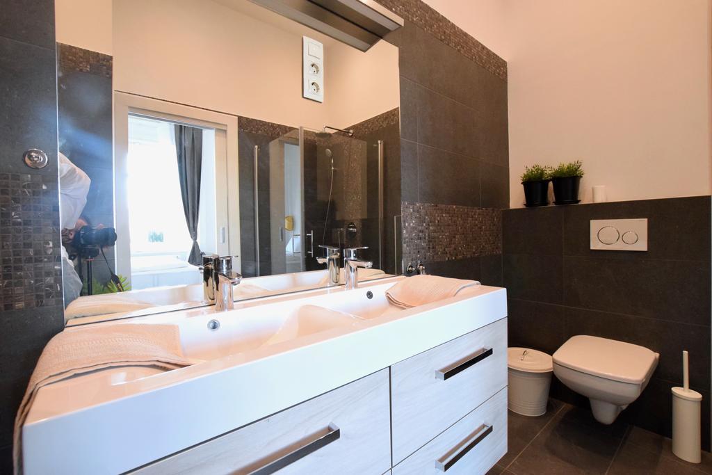 Luxury Apartment by Hi5 - Király street Suite Budapešť Exteriér fotografie