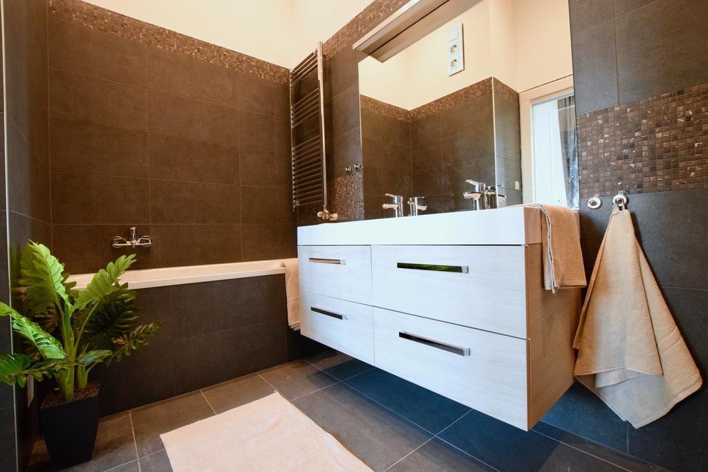 Luxury Apartment by Hi5 - Király street Suite Budapešť Exteriér fotografie