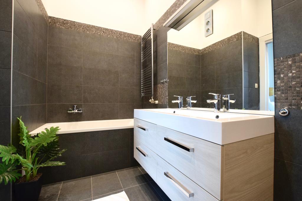 Luxury Apartment by Hi5 - Király street Suite Budapešť Exteriér fotografie